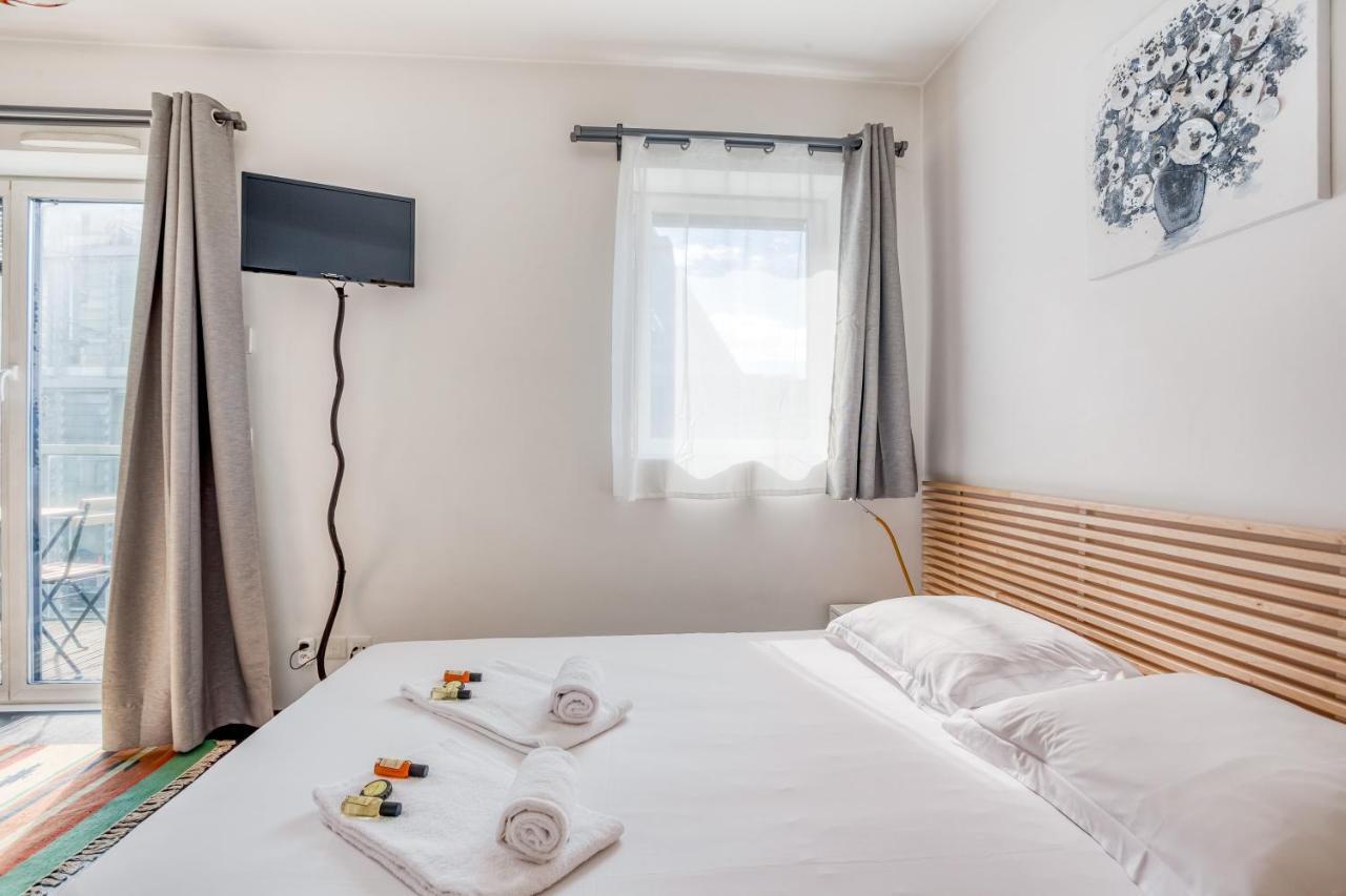 Lyon Confluence - Duplex Au Calme Avec Parking Prive En Option Apartment Exterior photo